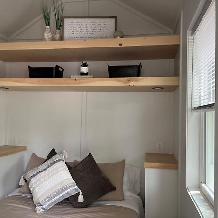The Tiny Getaway Home إليزابيث تاون المظهر الخارجي الصورة