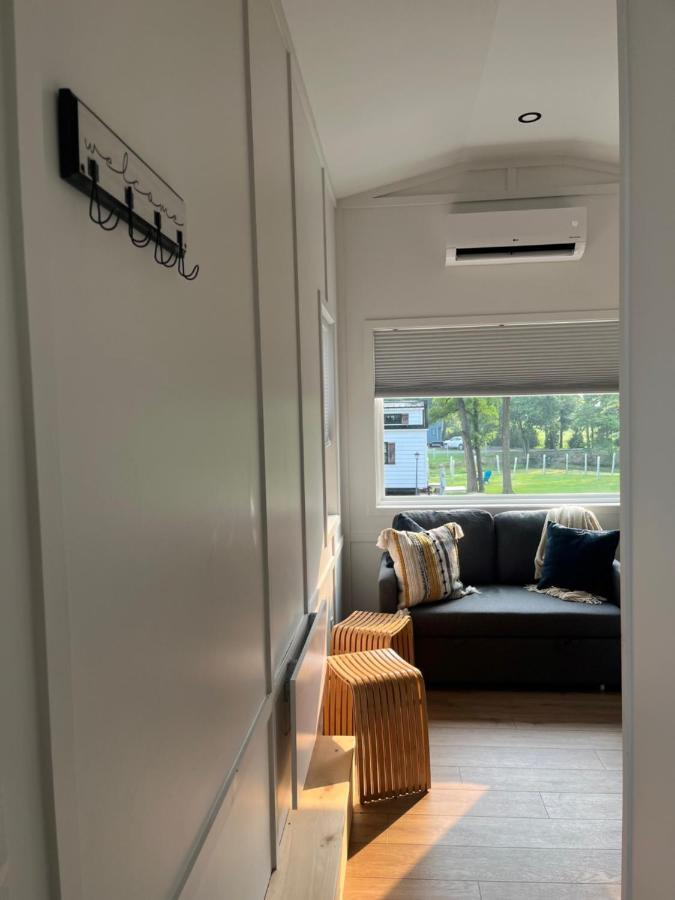 The Tiny Getaway Home إليزابيث تاون المظهر الخارجي الصورة
