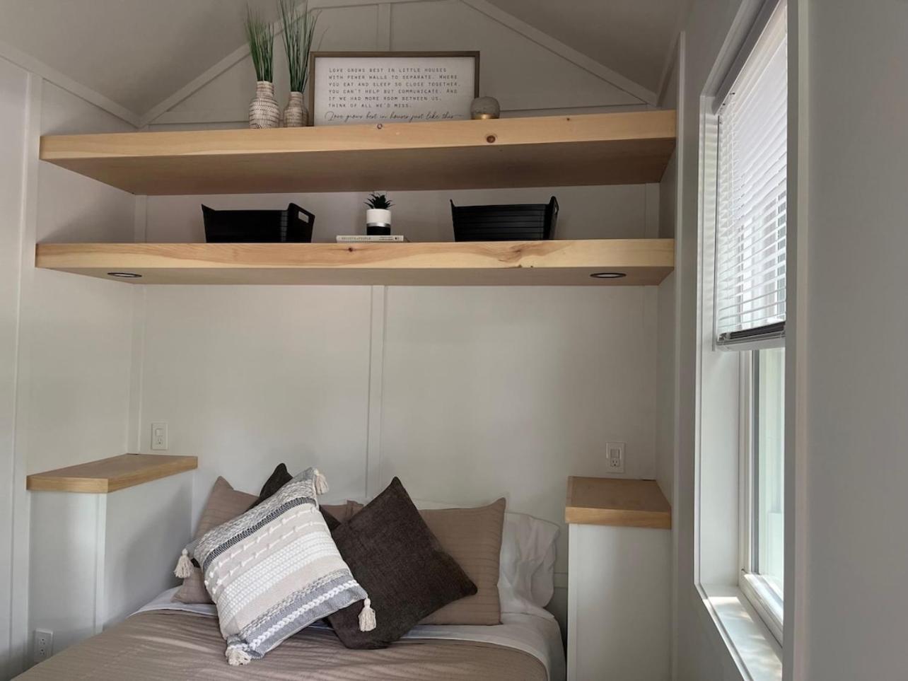 The Tiny Getaway Home إليزابيث تاون المظهر الخارجي الصورة
