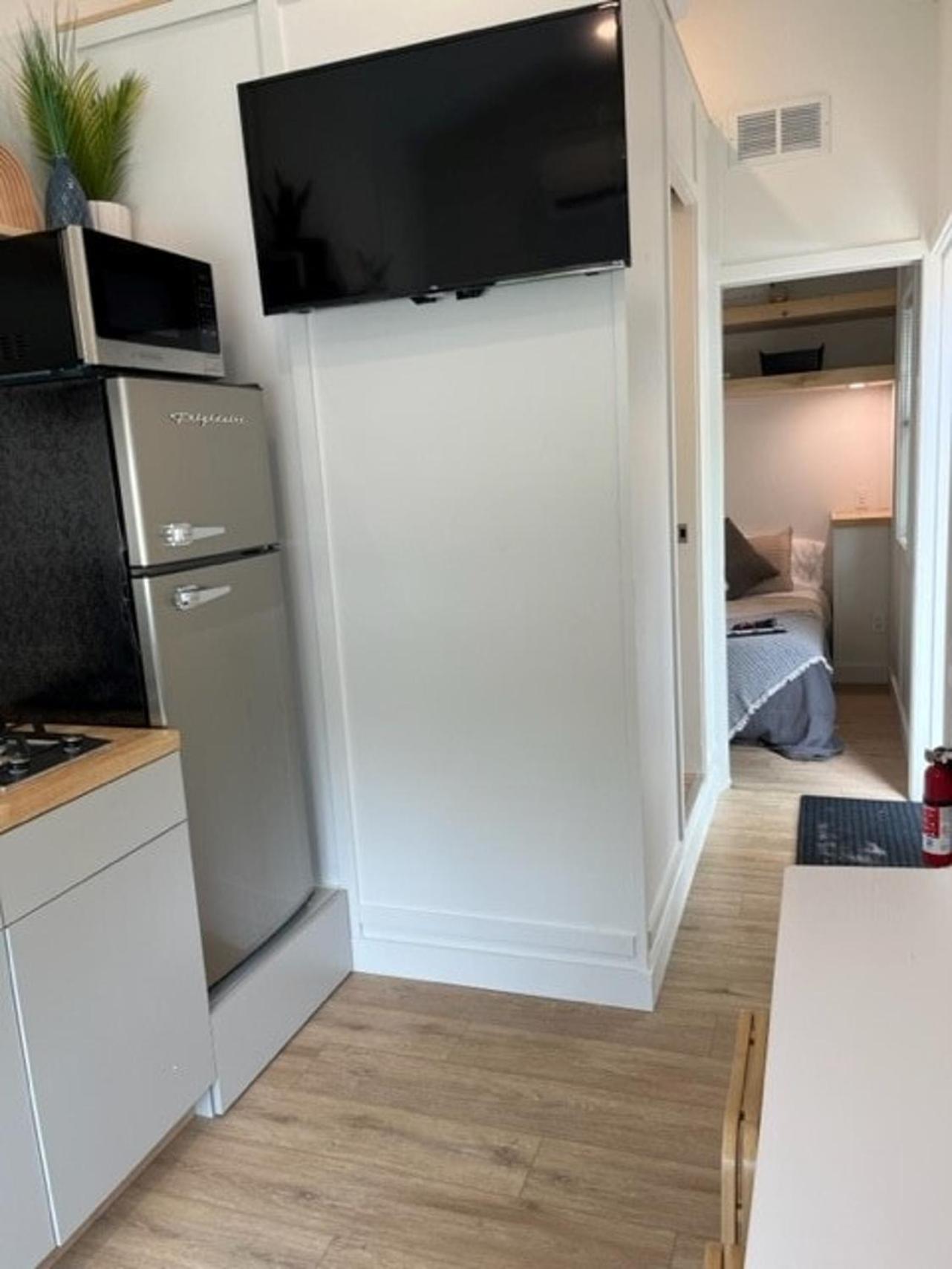 The Tiny Getaway Home إليزابيث تاون المظهر الخارجي الصورة