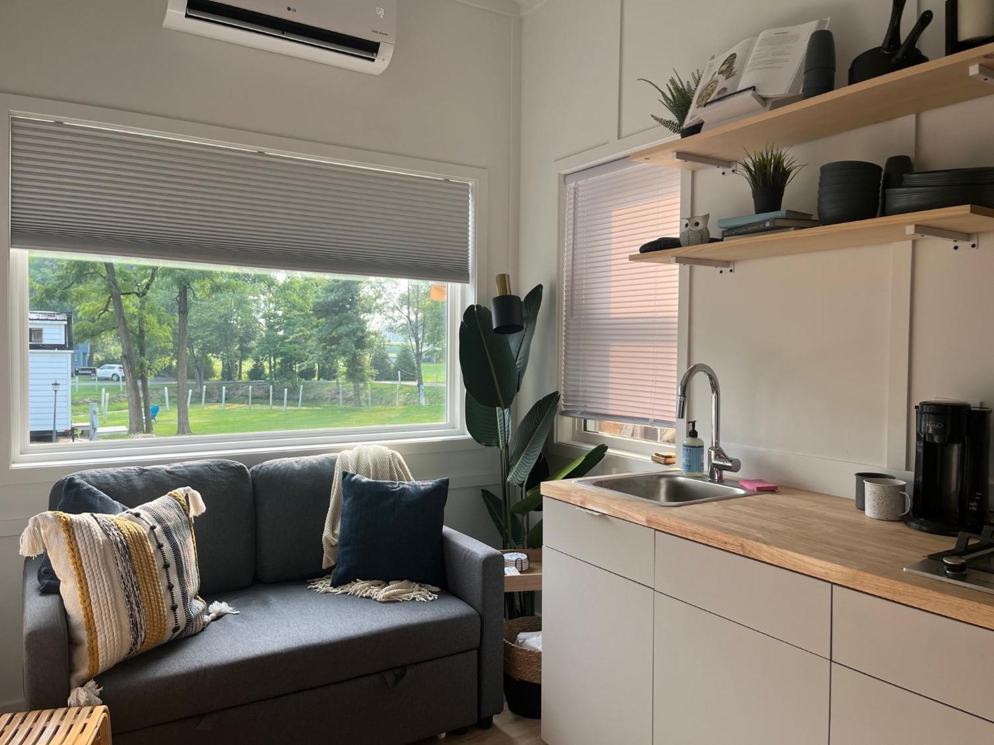 The Tiny Getaway Home إليزابيث تاون المظهر الخارجي الصورة
